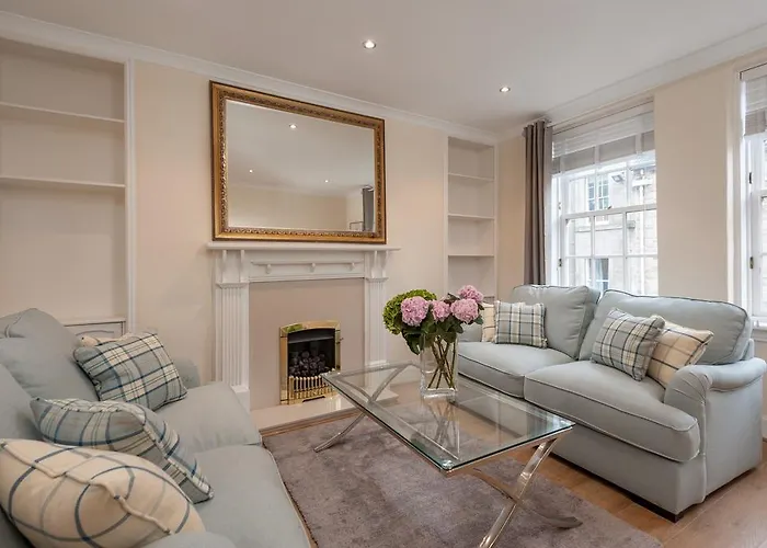 Deluxe Two-Bedroom Apartment